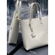 [In stock in seconds]                  _Simple and understated solid color shopping bag with metal logo charm, the overall bag is very lightweight. Can be shouldercrossbodytote, super practical style, any style of clothe