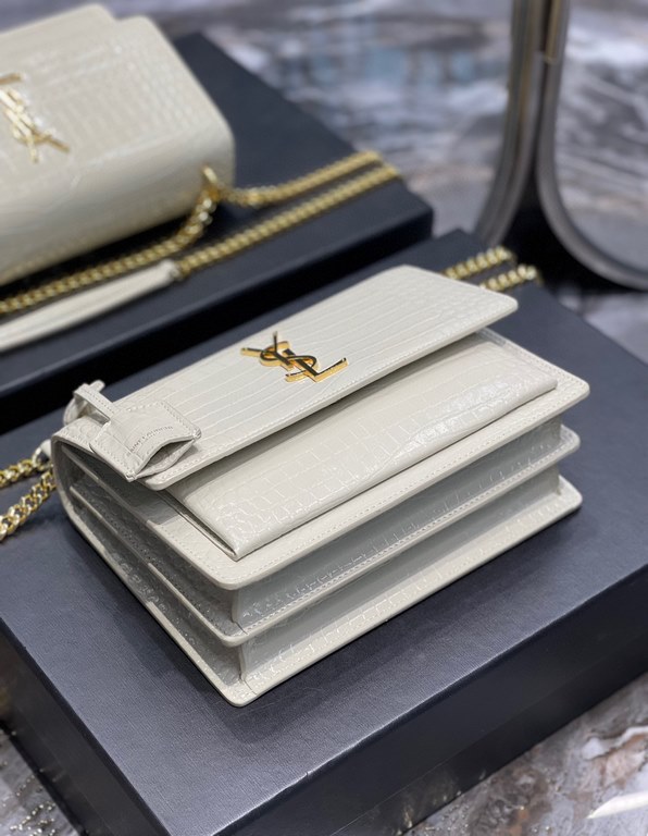 [In stock in seconds]              #White with gold buttonsUnbeatable classic crocodile print sunset bag! Out for such a long time the heat is still unabated, it can be seen that it is loved to an extraordinary degree! H