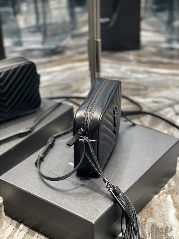 [In Stock Seconds]    camera bag_black black buckleTop imported Italian cowhide with frosted leather camera bag, Hong Kong purchased zp open molding and typing, to do exactly the same! Very delicate! Adjustable shoulder 