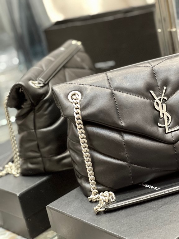 [In stock in seconds]Black with silver buckle-               _ quilted lambskin bag, 100% lambskin production, soft and delicate feel, as if embracing the clouds   like feeling; classic Y family logo, chain and grommet h