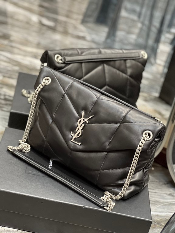 [In stock in seconds]Black with silver buckle-               _ quilted lambskin bag, 100% lambskin production, soft and delicate feel, as if embracing the clouds   like feeling; classic Y family logo, chain and grommet h