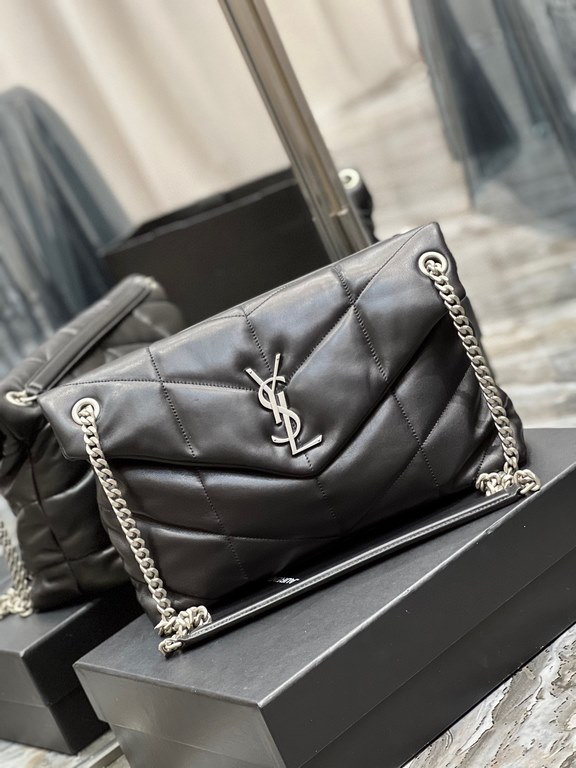 [In stock in seconds]Black with silver buckle-               _ quilted lambskin bag, 100% lambskin production, soft and delicate feel, as if embracing the clouds   like feeling; classic Y family logo, chain and grommet h