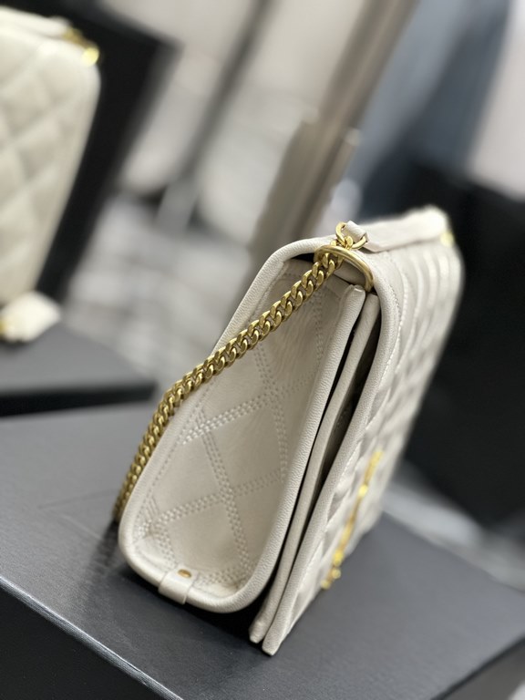 Becky_25cm White#Becky diamond quilted lambskin chain bag.This bag is one of the most beautiful and beautifully crafted bags in the collection! The diamond-shaped quilted pattern gives off a diamond-like luster! The gold