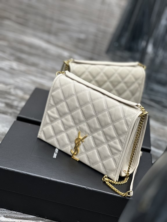 Becky_25cm White#Becky diamond quilted lambskin chain bag.This bag is one of the most beautiful and beautifully crafted bags in the collection! The diamond-shaped quilted pattern gives off a diamond-like luster! The gold