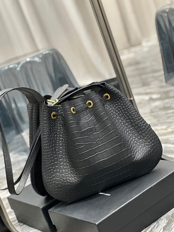 [In-stock]Flat Hobo bag_Y's Full Leather Drawstring BagShoulder Bag All leather design of this simple bag has a more sophisticated sense of fashionable special ~ drawstring very  , the first look on the second was plante