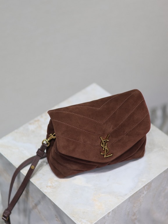 Loulou 20cm-Brown FrostedY family classic explosive models! The most practical and versatile, imported Italian cowhide leather carefully crafted, feel great! The bag is ultra-lightweight, not the slightest sense of burde