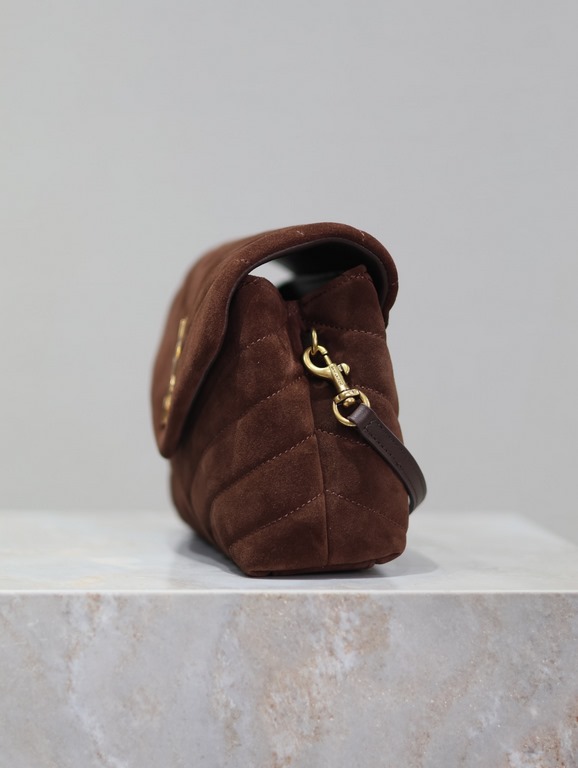 Loulou 20cm-Brown FrostedY family classic explosive models! The most practical and versatile, imported Italian cowhide leather carefully crafted, feel great! The bag is ultra-lightweight, not the slightest sense of burde