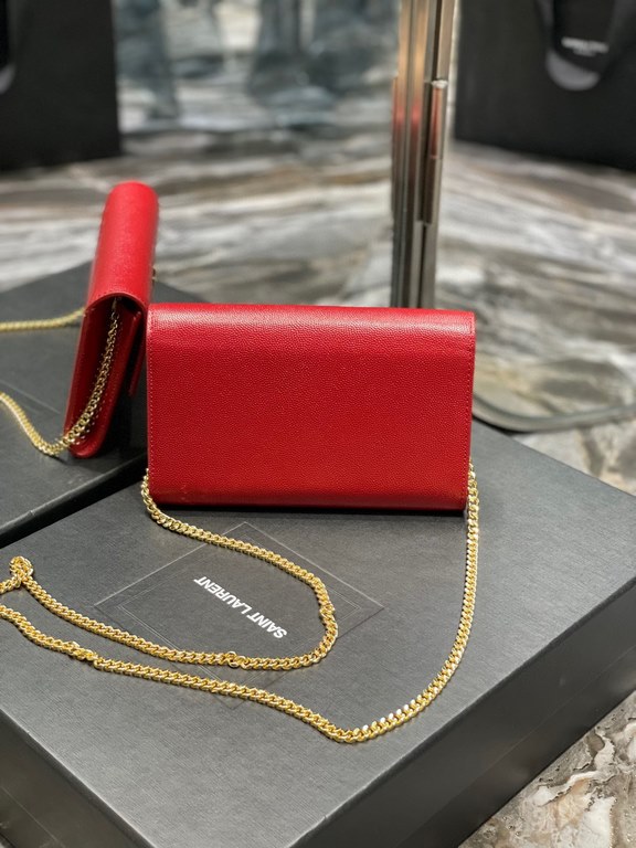 [In Stock Seconds      _ Mini Envelope BagThe most classic iconic metal logo with a detachable chain shoulder strap that doubles directly as a clutch! This model also comes with a small card case that can hold 45 cards n