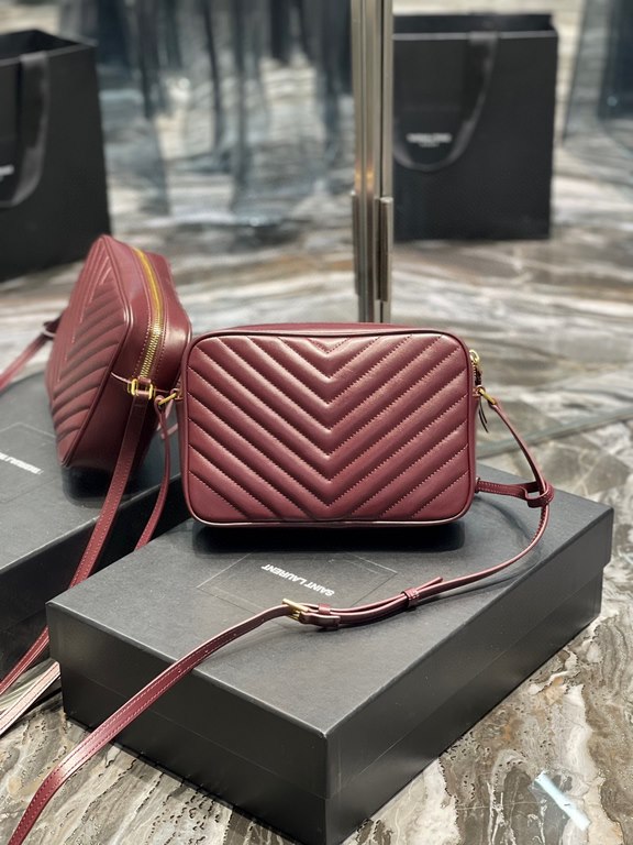 [In Stock Seconds]    Camera Bag_Burgundy Gold BuckleTop imported Italian cowhide with frosted leather camera bag, Hong Kong purchased zp open molding and typing, to do exactly the same! Very delicate! Adjustable shoulde