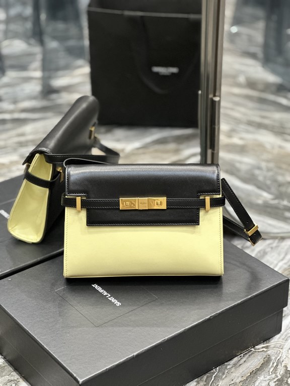 NEW】New Color_Black with Rice Gold BuckleCounter synchronization new Manhattan baguette bag small 24cm new arrival! The latest bag type flap Manhattan baguette bag, a change from the previous classic logo, replaced by a 