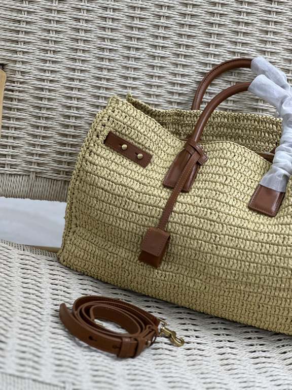 Sac de jour_Organizer bag in woven raffiaArtistic in nature, the raffia weave is very solid, super textured and uniquely crafted, with a classic metal logo and lots of details. You can't go wrong with this everyday bag, 