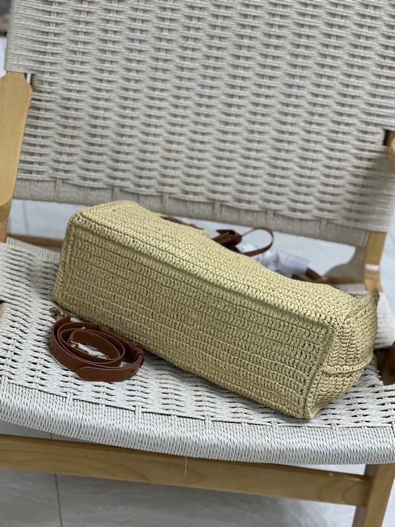 Sac de jour_Organizer bag in woven raffiaArtistic in nature, the raffia weave is very solid, super textured and uniquely crafted, with a classic metal logo and lots of details. You can't go wrong with this everyday bag, 