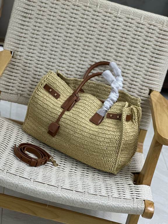 Sac de jour_Organizer bag in woven raffiaArtistic in nature, the raffia weave is very solid, super textured and uniquely crafted, with a classic metal logo and lots of details. You can't go wrong with this everyday bag, 