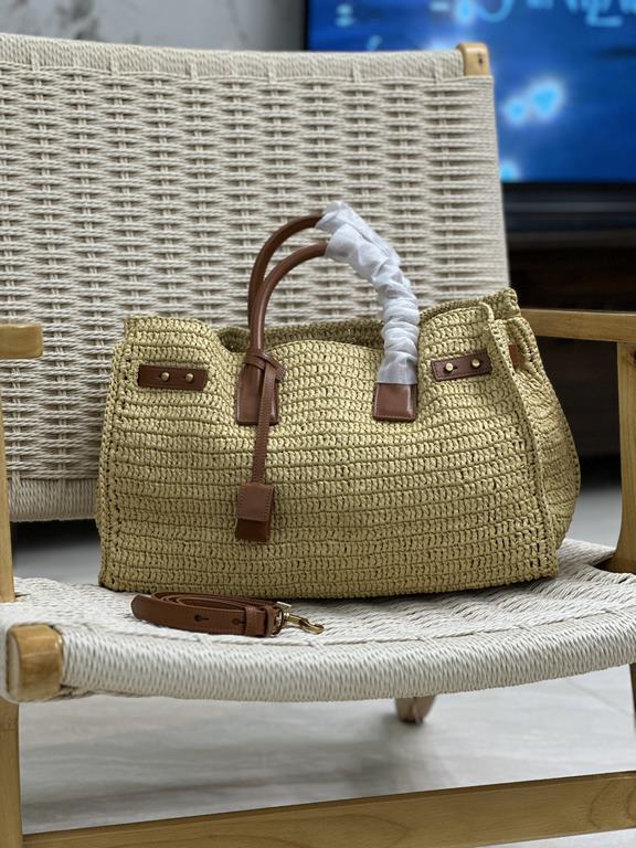 Sac de jour_Organizer bag in woven raffiaArtistic in nature, the raffia weave is very solid, super textured and uniquely crafted, with a classic metal logo and lots of details. You can't go wrong with this everyday bag, 