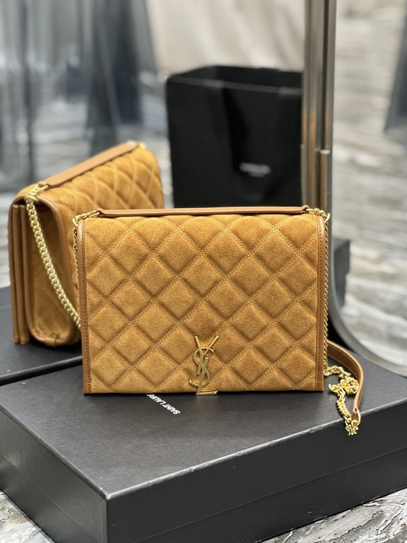 Becky_25cm Earthy Suede#Becky diamond quilted lambskin chain bag.Absolutely, positively part of the Love at First Sight collection! The diamond-shaped quilted pattern gives off a diamond-like glamor! The gold Y logo stan