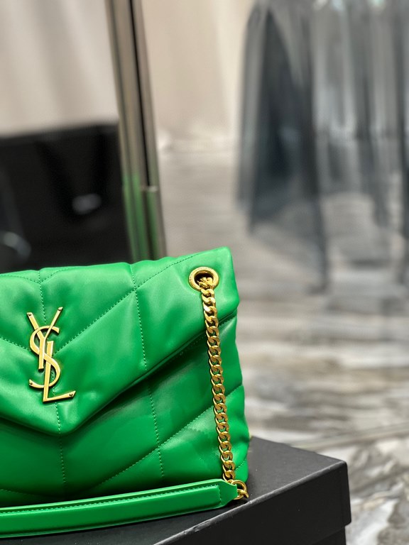 [In stock in secondsGreen fruit green with gold buckle-Loulou puffer_quilted lambskin bag, 100% lambskin production, soft and delicate feel, as if embracing the clouds   like feeling; classic Y family logo, chain and gro