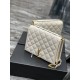 Becky_26cm White#Becky diamond quilted lambskin chain bag.This bag is one of the most beautiful and beautiful of the collection! The diamond-shaped quilted pattern gives off a diamond-like luster! The gold Y logo stands 