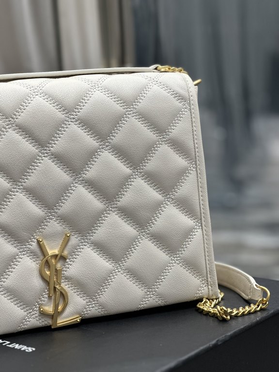 Becky_26cm White#Becky diamond quilted lambskin chain bag.This bag is one of the most beautiful and beautiful of the collection! The diamond-shaped quilted pattern gives off a diamond-like luster! The gold Y logo stands 