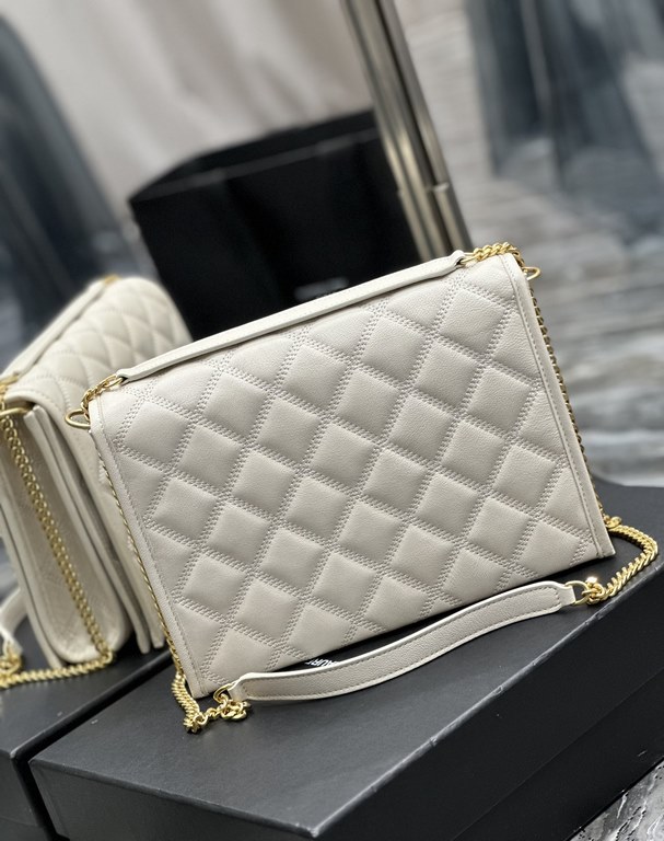 Becky_26cm White#Becky diamond quilted lambskin chain bag.This bag is one of the most beautiful and beautiful of the collection! The diamond-shaped quilted pattern gives off a diamond-like luster! The gold Y logo stands 