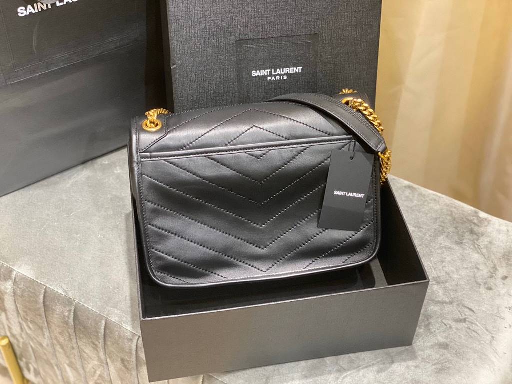 [In stock in seconds      Sheepskin  28cm[zp original leather2020 spring and summer lambskin models Niki metal chain is also replaced with a somewhat heavy sense of gold, so that the bag body as a whole and a few more po