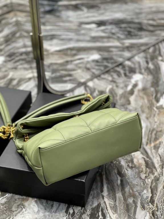 [In stock in secondsAvocado Green with Gold Buckle-               _ quilted lambskin bag, 100% lambskin production, soft and delicate feel, as if embracing the clouds   like feeling; classic Y family logo, chain and grom