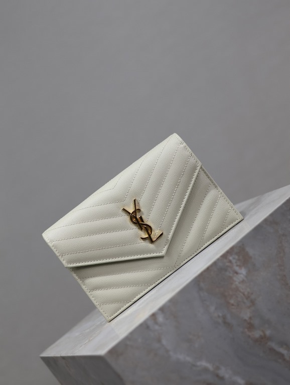 White Gold Button Caviar_woc small size envelope bag is coming, when it comes to envelope bag, this one from Y family must have the name! The whole bag is made of Italian cowhide leather, with a three-dimensional shape a