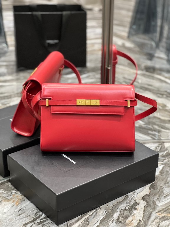 [In stock in seconds]             BigRed_.Manhattan Manhattan baguette bag counter revamped the latest version of the full leather interior, calling out a sense of high class! It is a change from the previous classic log