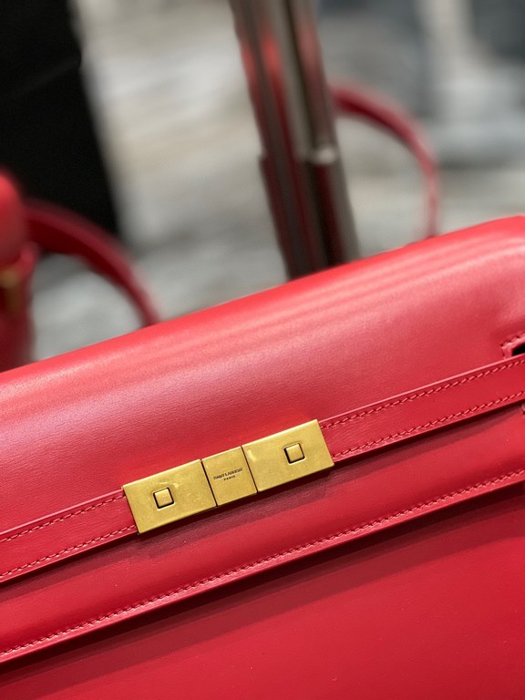 [In stock in seconds]             BigRed_.Manhattan Manhattan baguette bag counter revamped the latest version of the full leather interior, calling out a sense of high class! It is a change from the previous classic log