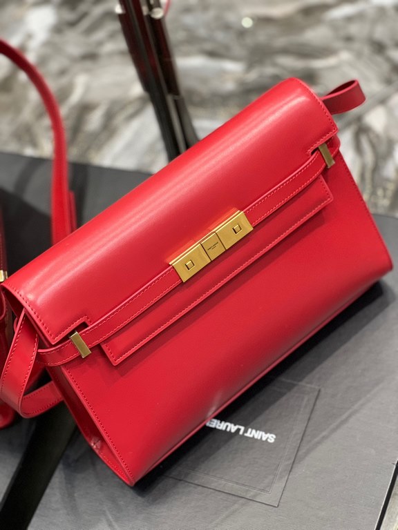 [In stock in seconds]             BigRed_.Manhattan Manhattan baguette bag counter revamped the latest version of the full leather interior, calling out a sense of high class! It is a change from the previous classic log