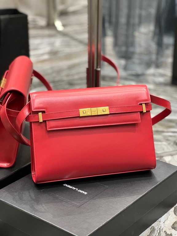 [In stock in seconds]             BigRed_.Manhattan Manhattan baguette bag counter revamped the latest version of the full leather interior, calling out a sense of high class! It is a change from the previous classic log