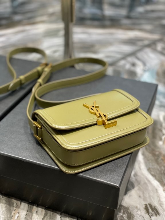 [In-stock seconds]              ]Olive Green Gold Buckle_19cmMust fire models, not yet listed on the attack on the entire fashion circle, nostalgic left bank, inspired by the Paris left bank street name Rue De Solferino 