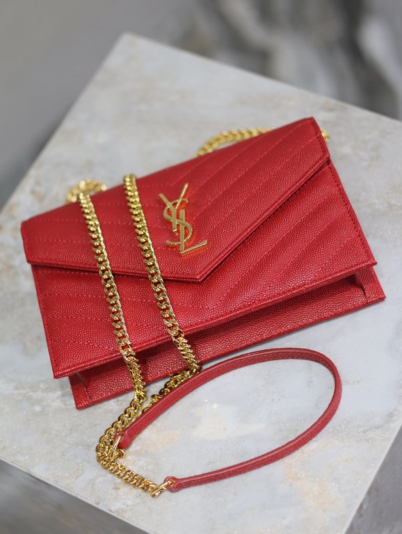 Red Gold Button Caviar_woc small size envelope bag is coming, when it comes to envelope bag, this one from Y family must have the name! The whole bag is made of Italian cowhide leather, with a three-dimensional shape and