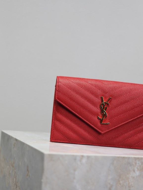 Red Gold Button Caviar_woc small size envelope bag is coming, when it comes to envelope bag, this one from Y family must have the name! The whole bag is made of Italian cowhide leather, with a three-dimensional shape and