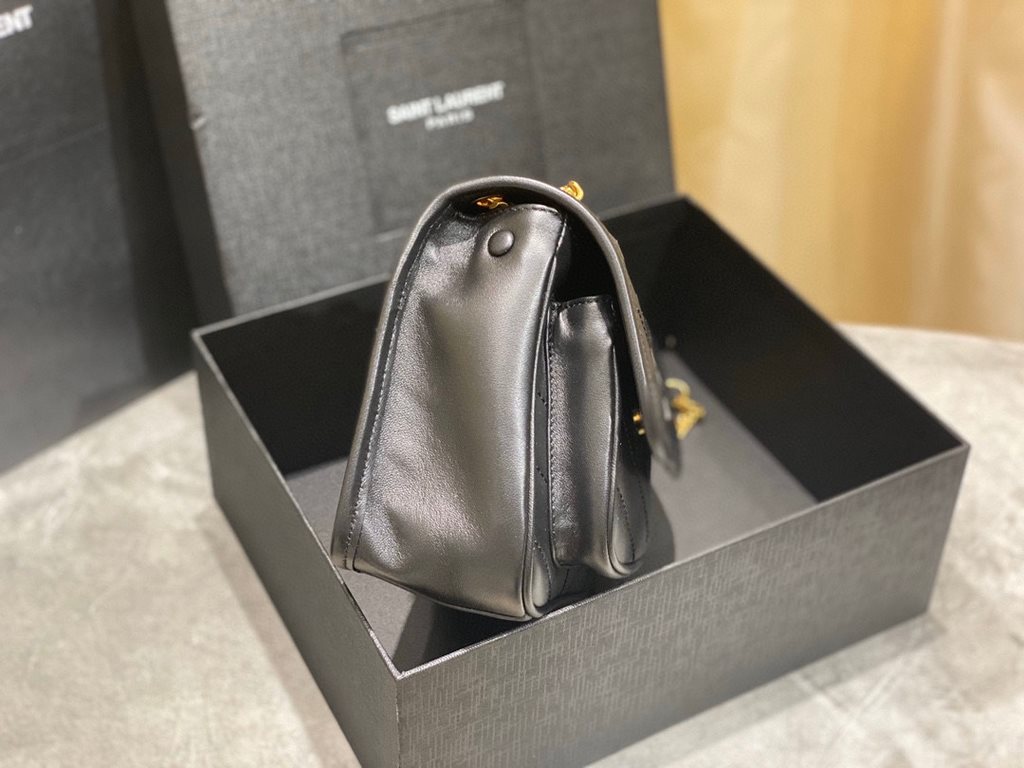 [In stock in seconds      baby sheepskin   22cm[zp original leather2020 spring and summer lambskin models Niki metal chain is also replaced with a somewhat heavy sense of gold, so that the overall body of the bag and a f