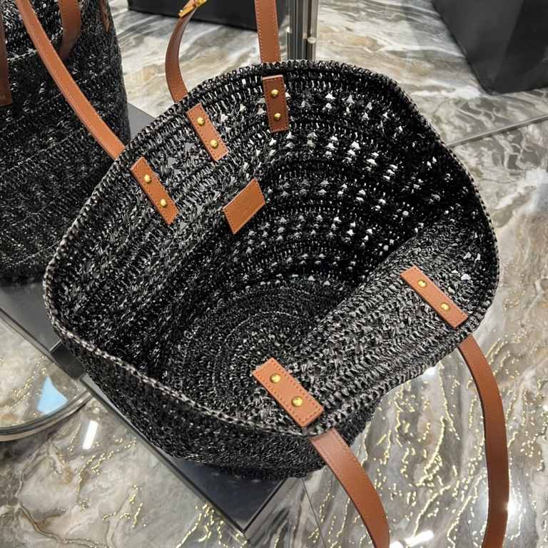 [In stock in seconds]  straw woven bag fast fallVegetable basket hollowed out straw tote bag_Y home exquisite Parisian style in this black straw woven tote bag in the best. logo directly using the L letter hooked in the 