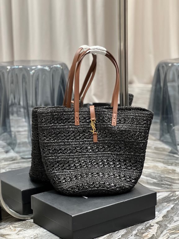 [In stock in seconds]  straw woven bag fast fallVegetable basket hollowed out straw tote bag_Y home exquisite Parisian style in this black straw woven tote bag in the best. logo directly using the L letter hooked in the 