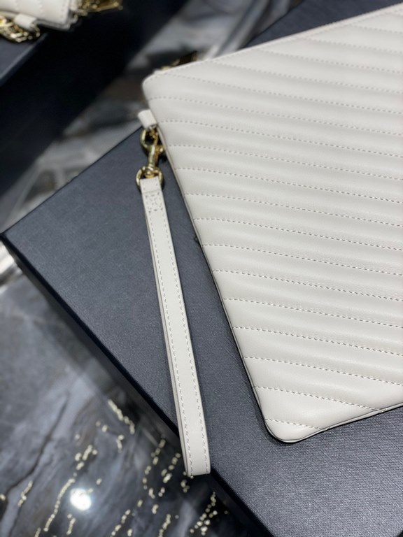 [Spot Seconds]        _ jacquard spliced document clutch in original calfskin leather   grosgrain lining, top-quality zipper closure, removable carry handle, imported hardware, intricate lattice cut, 6 card spaces inside