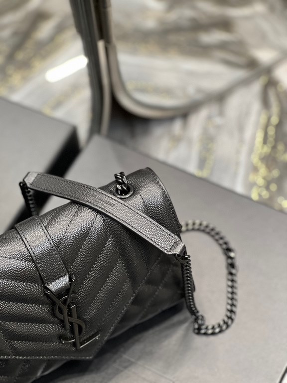 [In stock in seconds]#Envelope #Black with black buckleSmall grained embossed quilted grain leather envelope bagClassic is timeless, the beauty of the V grain quilted diamond caviar pattern, very wear-resistant, Italian 