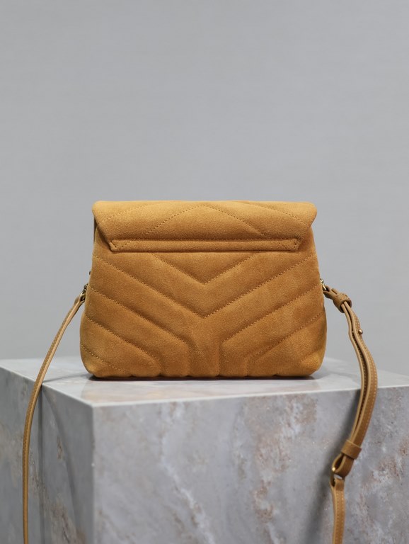 Loulou 20cm-Earth Yellow FrostedY family classic explosive models! The most practical and versatile, imported Italian cowhide leather carefully crafted, feel great! The bag is ultra-lightweight, not the slightest sense o