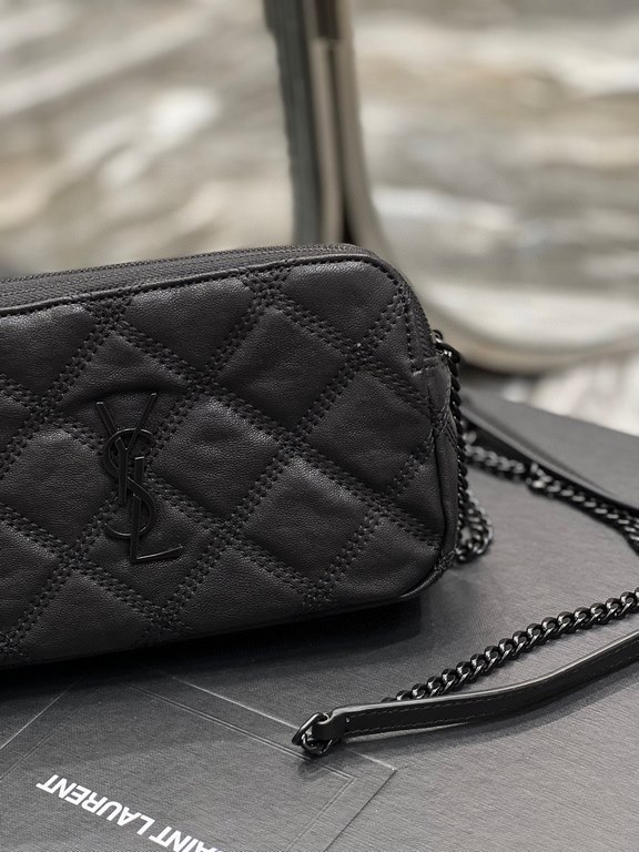 [In stock in seconds]Counter latest BECKY rhombic quilted double zipper clutch bag, made of original lambskin with quite delicate feel, with rhombic quilted pattern and simple iconic logo, atmospheric classic and versati