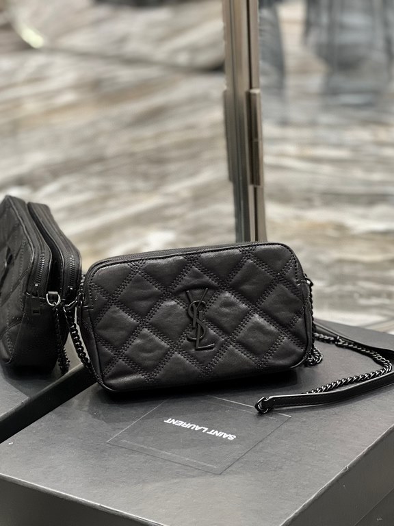 [In stock in seconds]Counter latest BECKY rhombic quilted double zipper clutch bag, made of original lambskin with quite delicate feel, with rhombic quilted pattern and simple iconic logo, atmospheric classic and versati