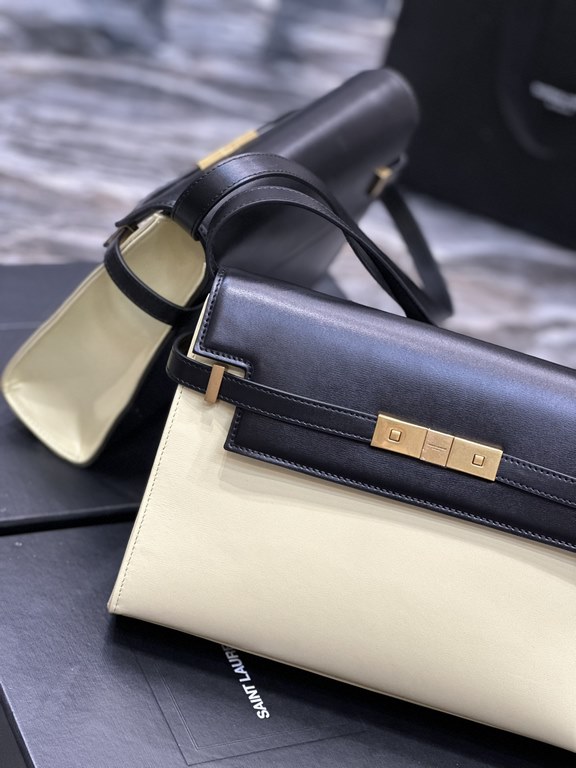 NEW】New color_Black with beige gold buckle.Manhattan_flap Manhattan baguette bag, a change from the previous classic logo, replaced by a low-key simple design style, it is a bit like the H Kelly, very retro flavor! Busin