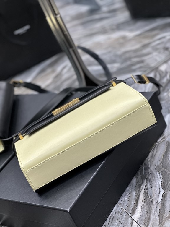 NEW】New color_Black with beige gold buckle.Manhattan_flap Manhattan baguette bag, a change from the previous classic logo, replaced by a low-key simple design style, it is a bit like the H Kelly, very retro flavor! Busin