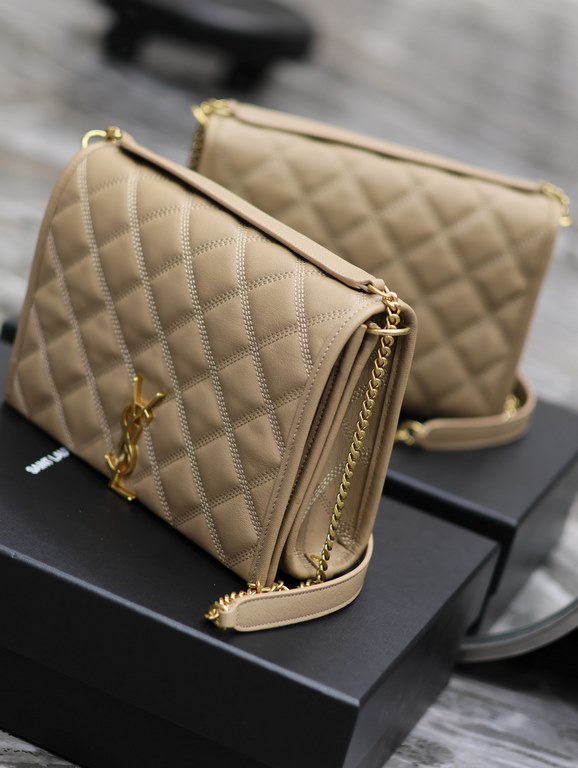 Becky_25cm Almond#Becky Diamond Quilted Lambskin Chain BagThis is one of the most popular bags in the Love at First Sight collection! The diamond-shaped quilted pattern exudes a diamond-like glamor! The gold Y logo stand