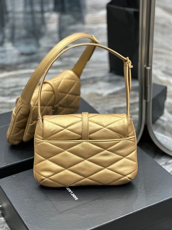 [In stock in secondsLimited color scheme Golden lambskin_LE 57 series quilted underarm bag, these days without an underarm bag are embarrassed to say they are a hipster, right The whole bag is made of diamond pattern qui