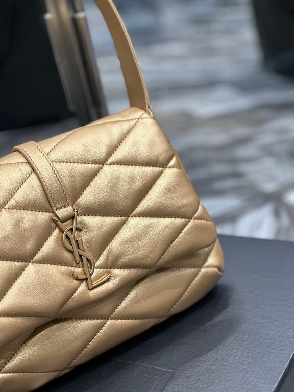 [In stock in secondsLimited color scheme Golden lambskin_LE 57 series quilted underarm bag, these days without an underarm bag are embarrassed to say they are a hipster, right The whole bag is made of diamond pattern qui