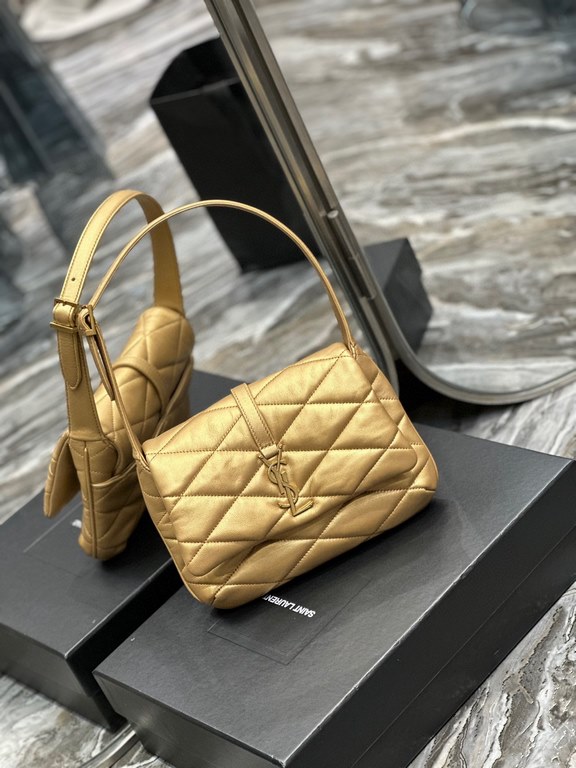 [In stock in secondsLimited color scheme Golden lambskin_LE 57 series quilted underarm bag, these days without an underarm bag are embarrassed to say they are a hipster, right The whole bag is made of diamond pattern qui