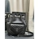 [Spot SecondsJOE_Black Silver BuckleThe latest V-shaped quilted mini bucket bag from the counter has arrived brand new! It is a little cute that can be held in the palm of your hand! The whole bag is carefully sewn with 