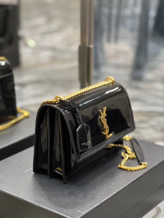 [In stock in seconds]              #Black patent leather with gold buckleUnbeatable classic sunset sunset bag! Out for such a long time the heat is still unabated, it can be seen that it is loved to an extraordinary degr