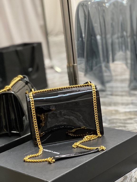 [In stock in seconds]              #Black patent leather with gold buckleUnbeatable classic sunset sunset bag! Out for such a long time the heat is still unabated, it can be seen that it is loved to an extraordinary degr